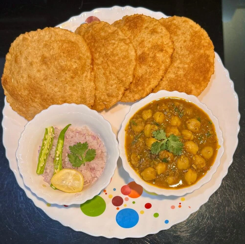 chole-poori